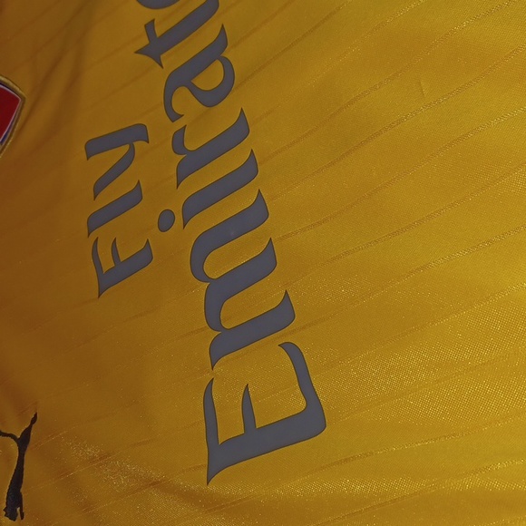 Arsenal Puma jersey (2017) - Picture 6 of 10